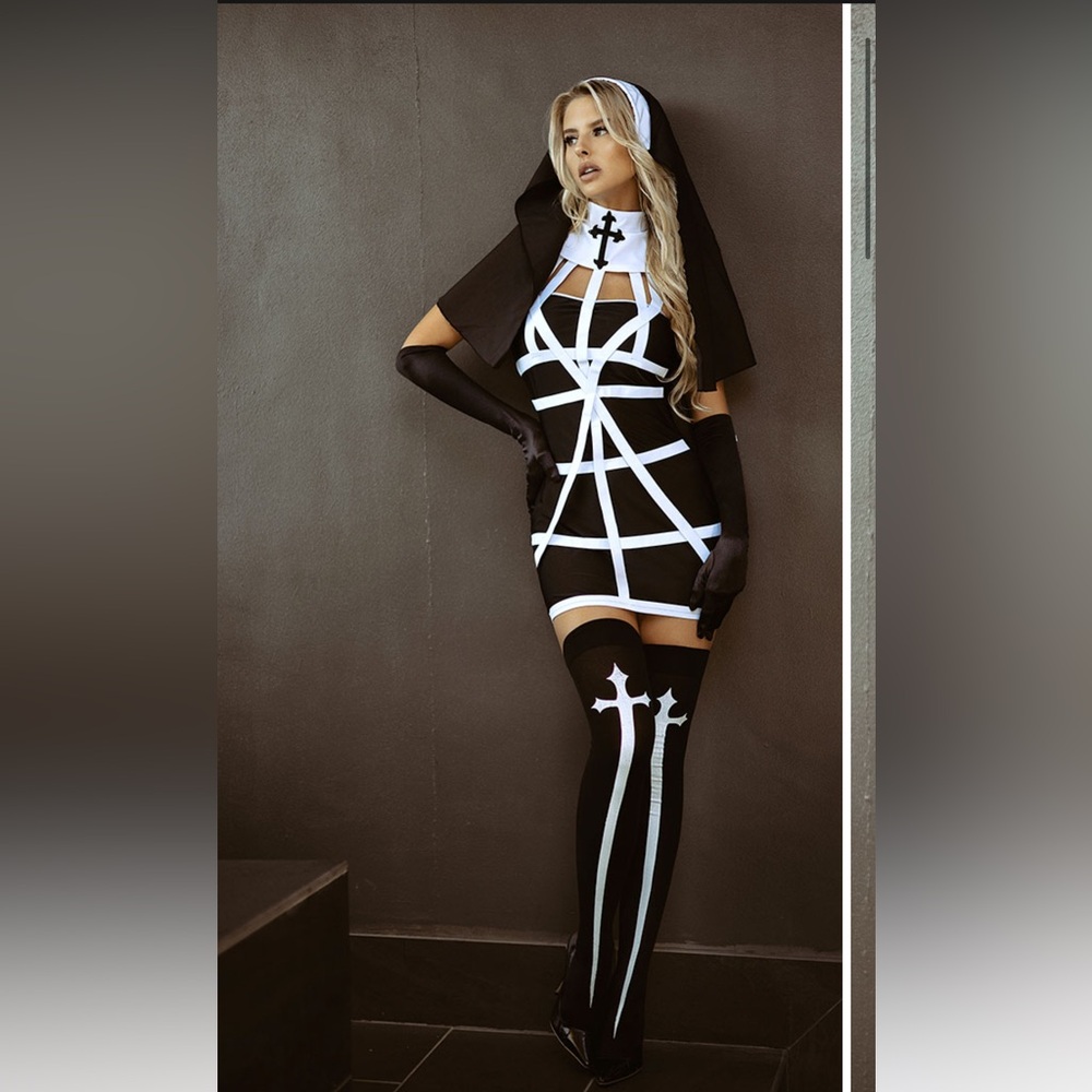 Women’s Sexy Nun Costume